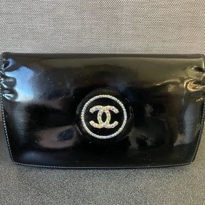 Channel black CC LOGO patent leather
